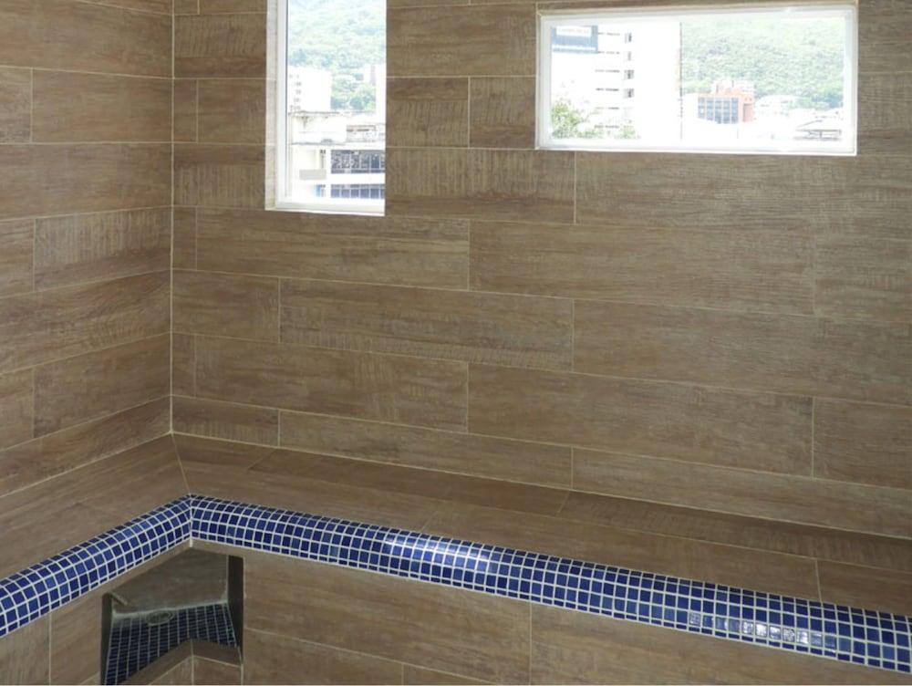 Park V Hotel & Suites Cali Ngoại thất bức ảnh