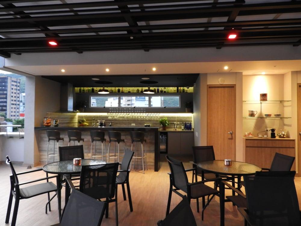 Park V Hotel & Suites Cali Ngoại thất bức ảnh